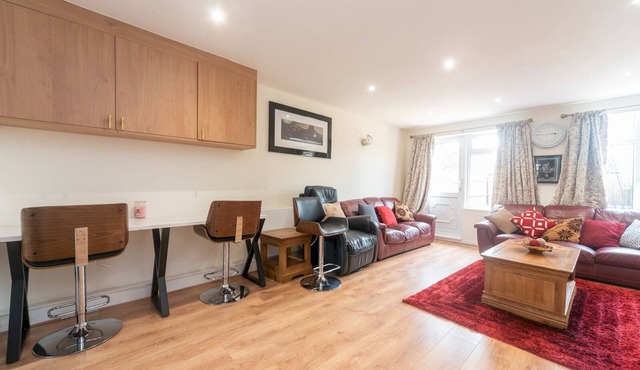 Spacious Cosy Home Close To London Abbey Wood - Pass the Keys