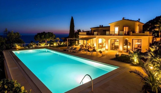 Spacious Estate in Saint-Jean-Cap-Ferrat with Phenomenal Ocean View
