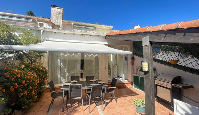 Spacious house for 6 - Near beach - Air-conditioned - Pets allowed