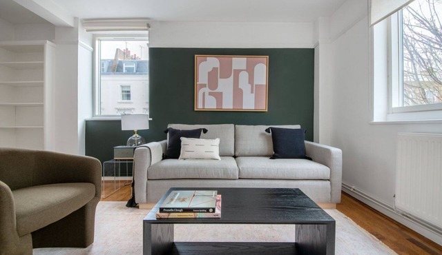 Spacious Pimlico 2BR, 12 mins to Victoria Station, by Blueground