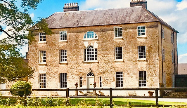 Stunning 300 year old Georgian Mansion. Hot Tub, Bar, Games Rooms, BBQ Terraces.