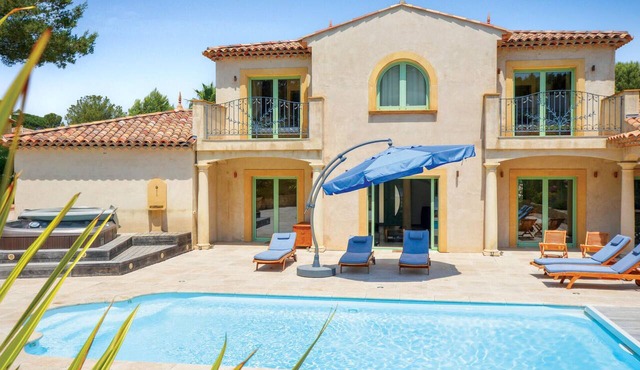 Stunning home in Saint Raphael