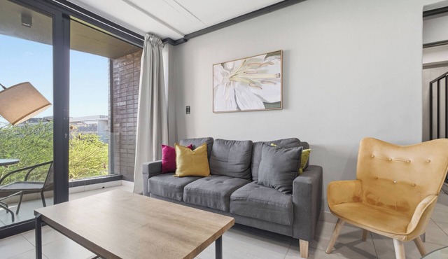 Stylish 2BR @ The Onyx | Rooftop Pool and Braai