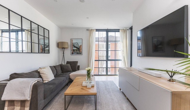 Stylish Hackney Wick Apartment with Terrace