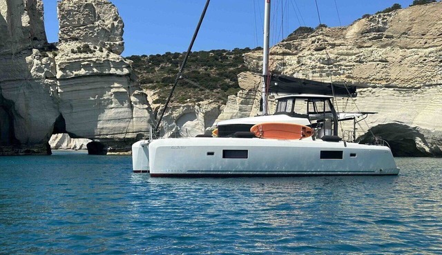 Sun-Kissed Sailing Adventure in the Stunning Islas Cícladas