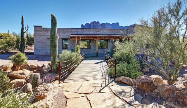 Superstition Views in AJ