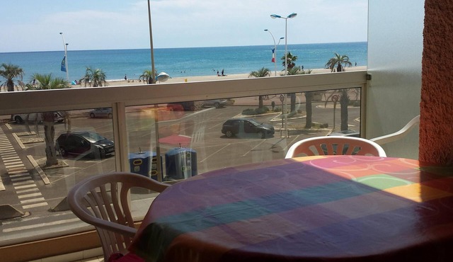 T3 seafront terrace 4 people near downtown private parking