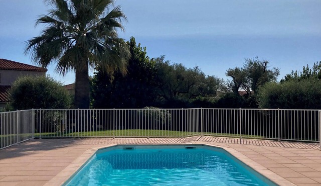 Terrace, pool, air conditioning, sea view, near beach, sleeps 4, Antibes