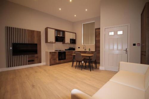 Terrific 2 Bed Duplex flat With Free Parking in Acton