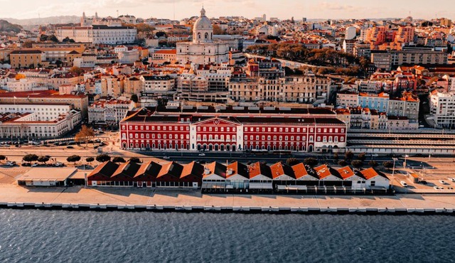 The Editory Riverside Hotel, an Historic Hotel