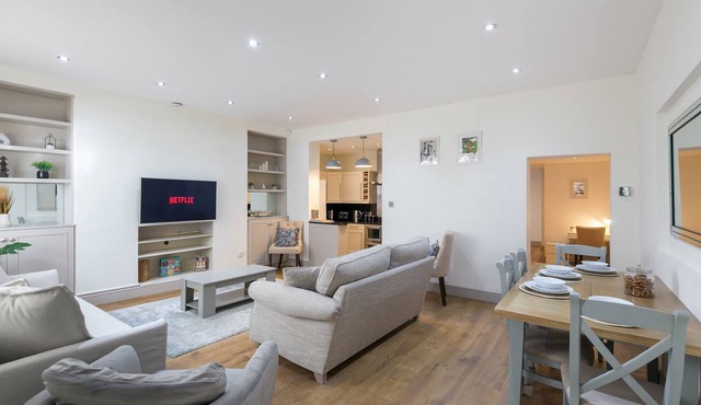 The Notting Hill Residence - 2BR Stylish Apartment