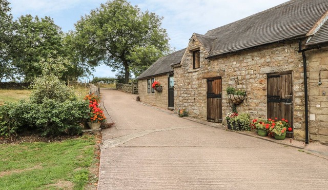 THE 'STABLES', pet friendly, character holiday cottage in Waterhouses