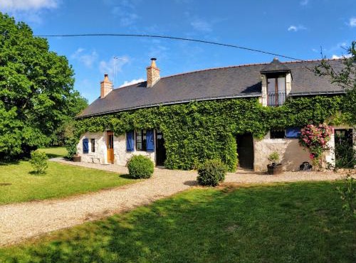 Traditional Longère Farmhouse at La Fortinerie