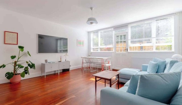 Unique 3BD Flat in Hoxton with Private Garden