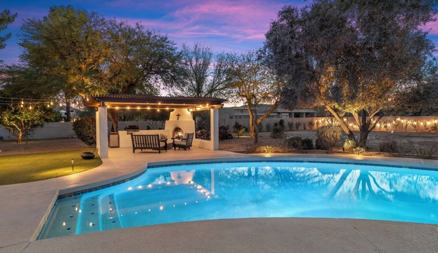 Upscale, Private, 1-Acre Paradise Valley Home. Pool, Labyrinth & Luxe Design
