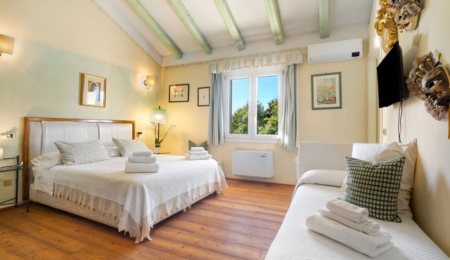 'Verde' Room with Shared Garden, Wi-Fi and Air Conditioning