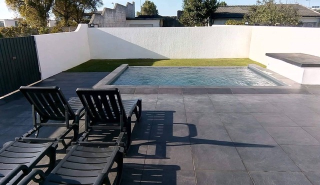 Villa 200m² with swimming pool 150m from the beach 10 minutes from Porto