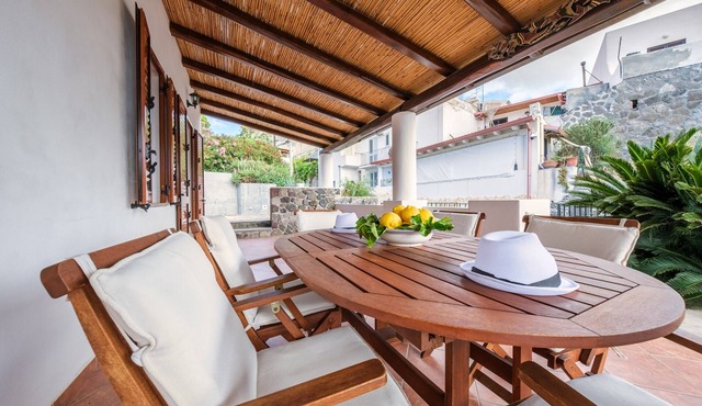 Villa Casa Gialla – Aeolian Apartment