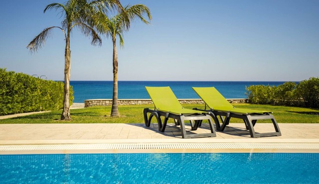 Villa Cobalt Blue - Three Bedroom Villa, Sleeps 7