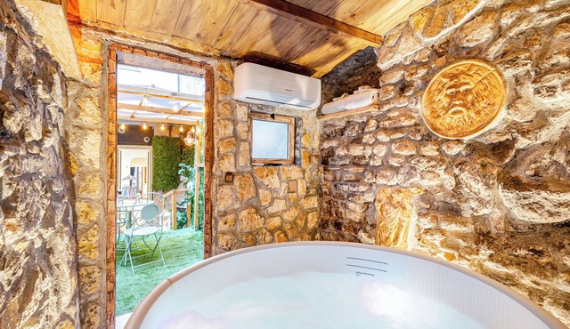 Villa d'Este - Garden & Jacuzzi