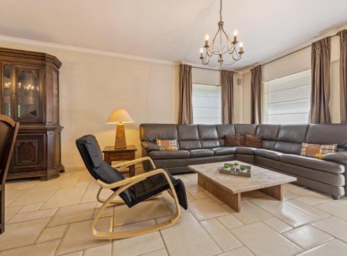 Villa Deluxe