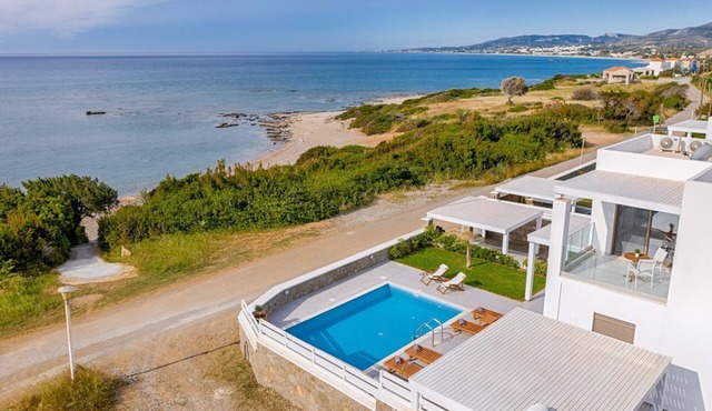Villa Halie - Three Bedroom Villa, Sleeps 6