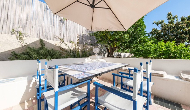 Villa 'La Casa Bianca' with Private Terrace, Wi-Fi and Air Conditioning