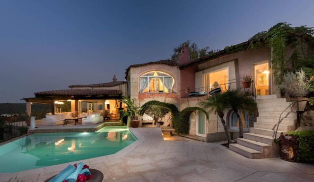 Villa Smeraldo, a few steps from the sea