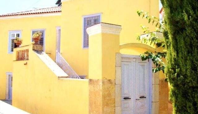 Villa Spetses 4BR downtown close to Agios Mamas Beach