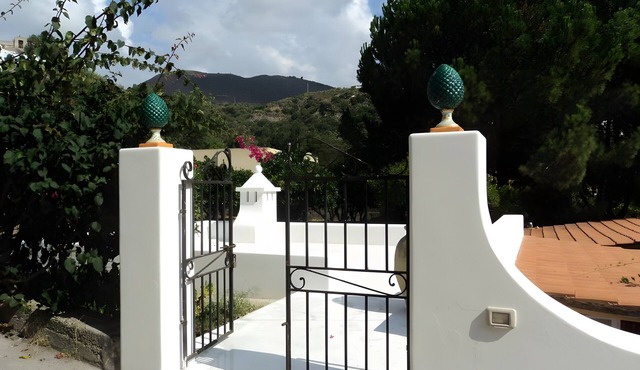 Villa 'Valle Canale Piccola' with Sea View, Wi-Fi and Air Conditioning