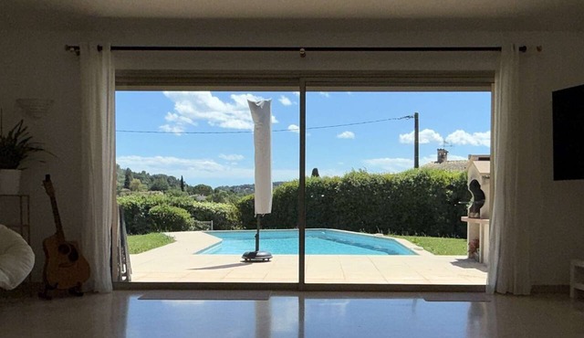 Villa with garden, swimming pool, Wi-Fi and air conditioning, near Cannes