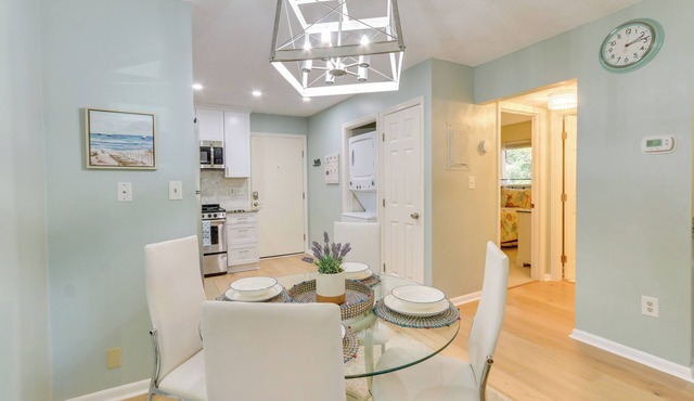 Walk to Beach: Hilton Head Condo w/Pool Access