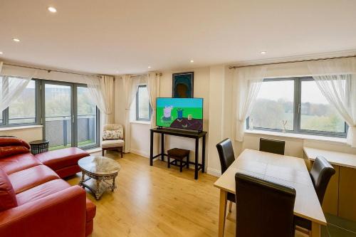 West London Lux 2 Bedroom Apartment - Free parking - Lake & Park view - Wembley Stadium 5KM