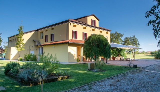 Wonderful private villa for 7 guests with WIFI, A/C, private pool and pets allowed