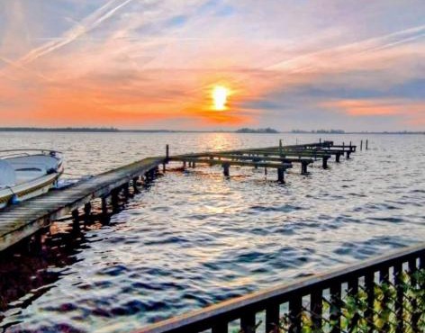 Woonboot De Witte loosdrechtse plassen