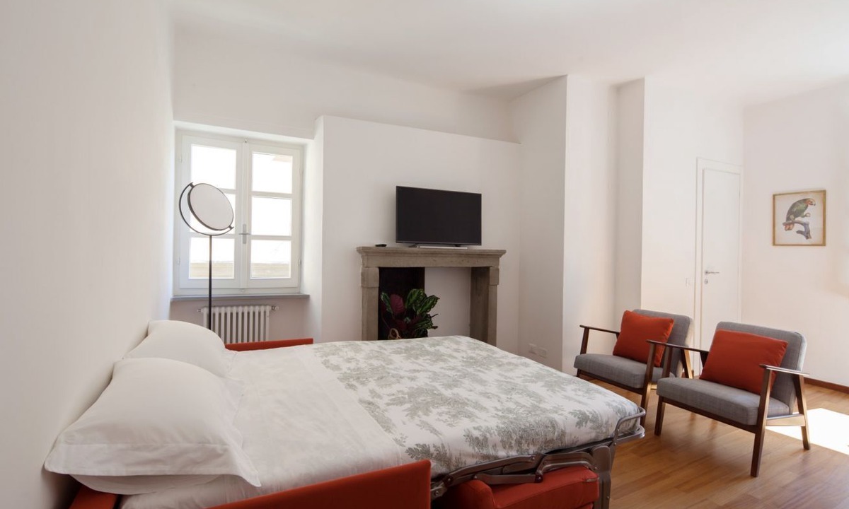 La Spezia Historic Centre Apartment | Vicolo Apartment: 2BDR, 2,5BTH, AC, Free Parking 600m walk, 10' trains and ferry