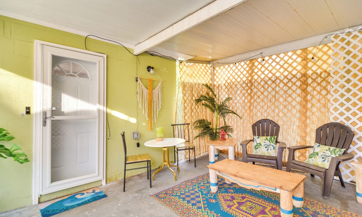 Greater Woodlawn Apartment | Walk to Parks & Dining: Central St. Pete Oasis