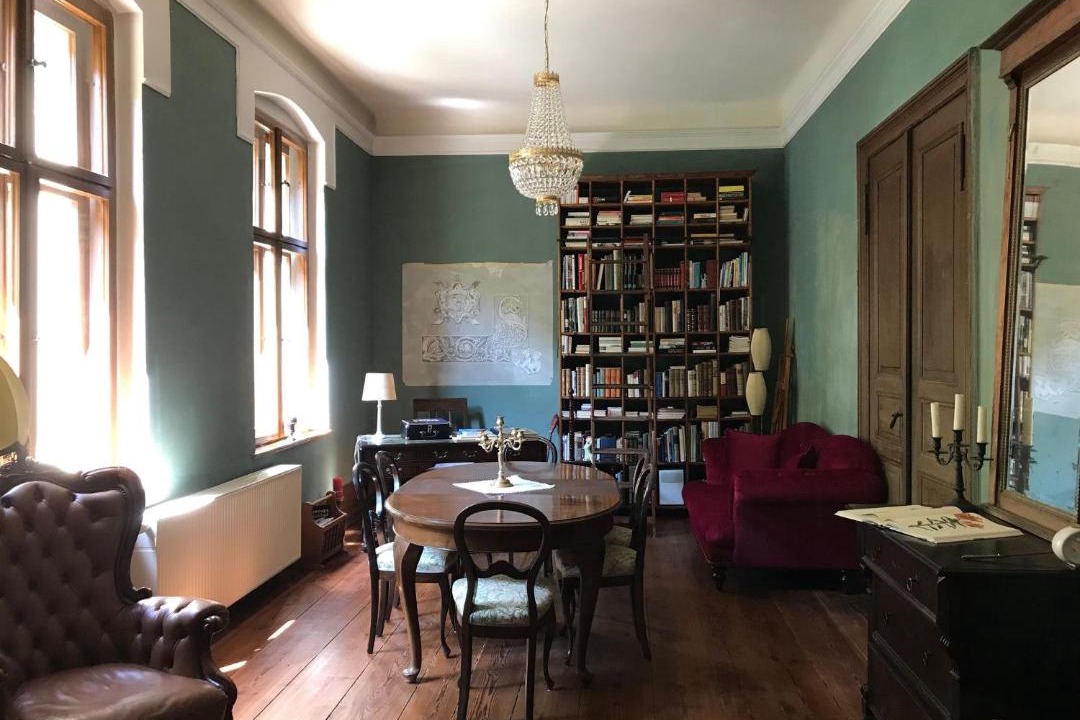 Laasow House | Romantische Ferienwohnung im Herrenhaus Wüstenhain Spreewald