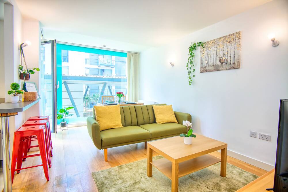 Photo of Livingroom in Botwell