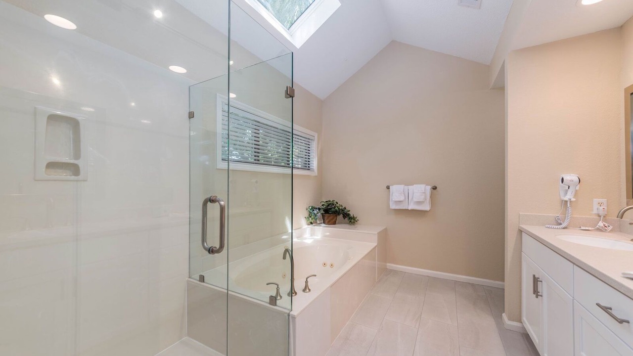 Photo of Bathroom in Shipyard Plantation