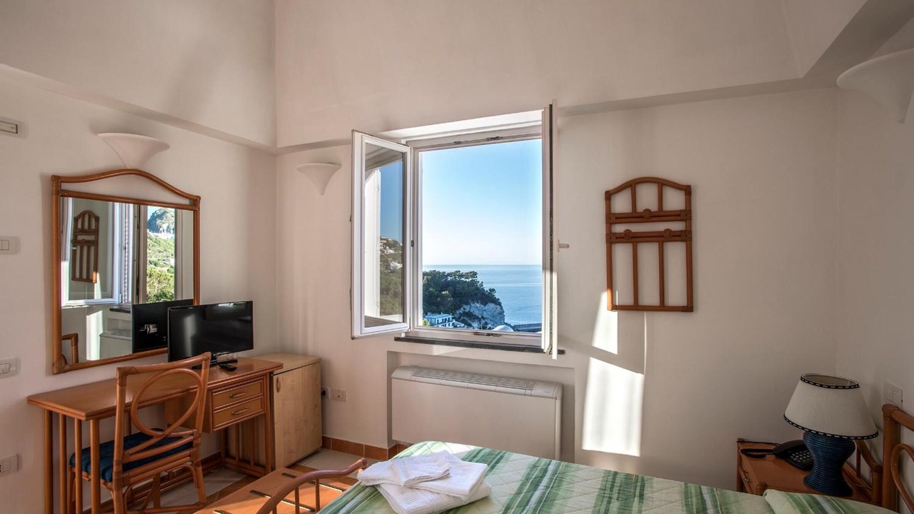 Photo of Bedroom in Le Forna