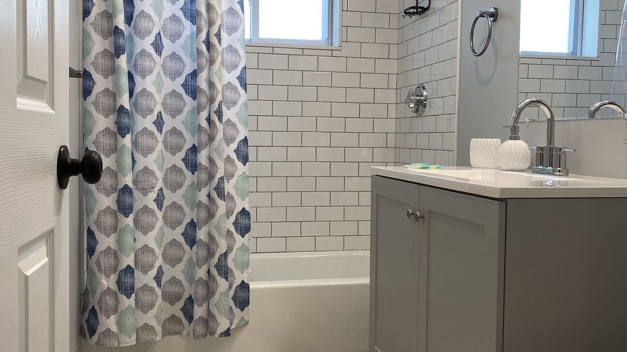 Photo of Bathroom in Lower Washington - Mount Hope