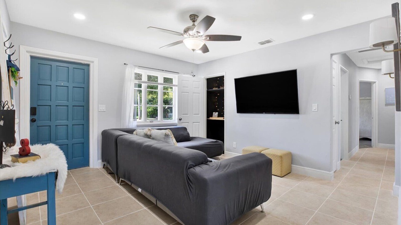 Photo of Livingroom in Sun Bay South