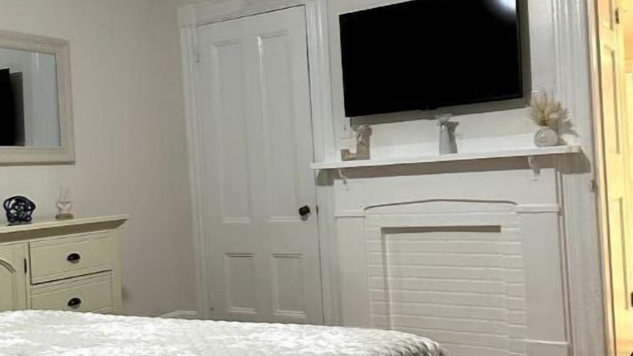 Photo of Bedroom in Salem