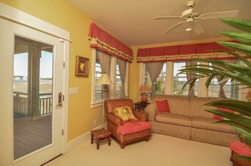 Photo of Livingroom in Holden Beach
