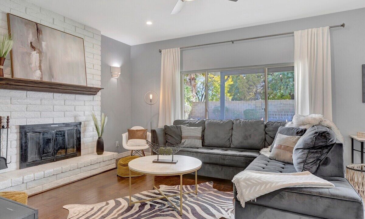Photo of Livingroom in Paradise Valley Village