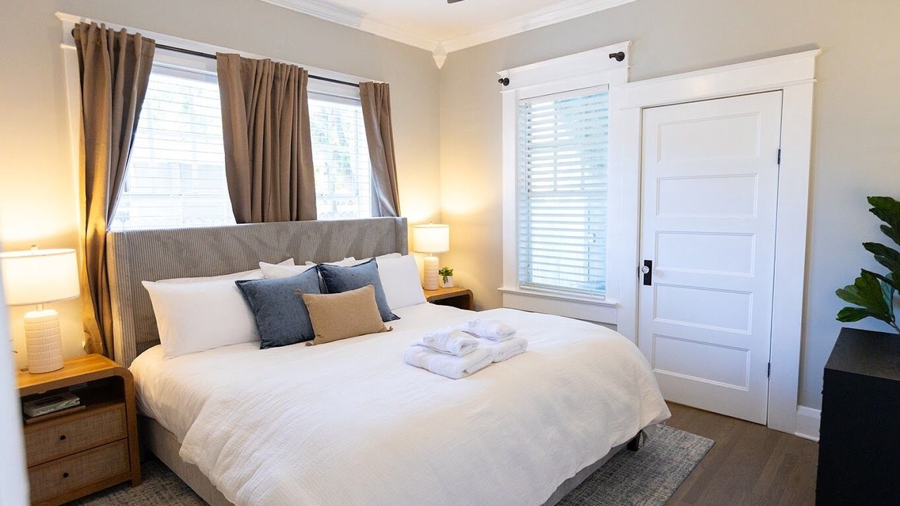Photo of Bedroom in Bayshore Gardens