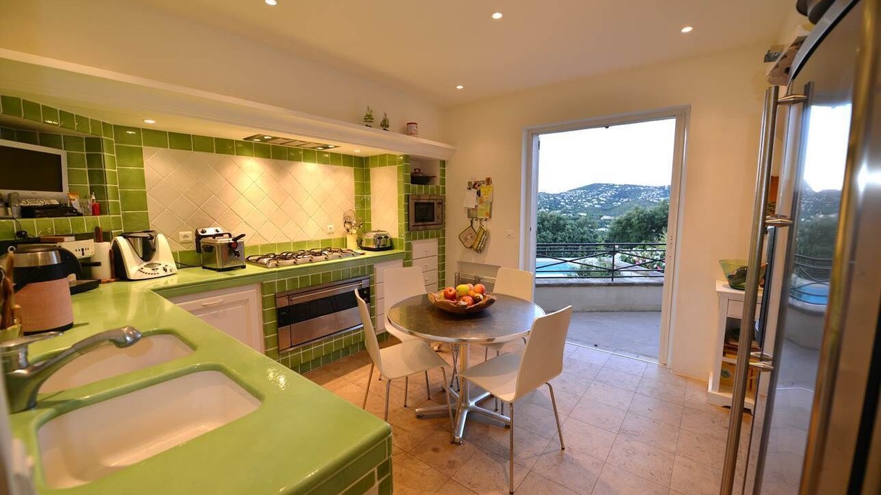 Photo of Kitchen in Plage de la Garonnette