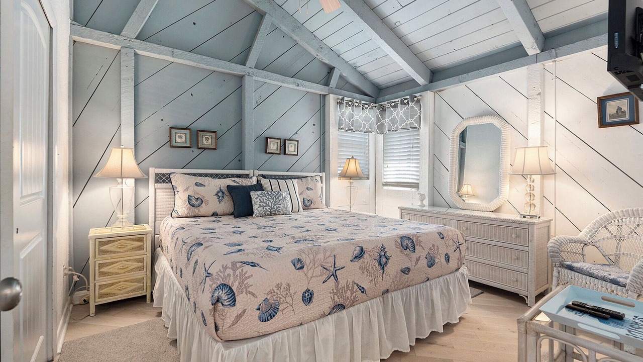 Photo of Bedroom in Sunset Beach