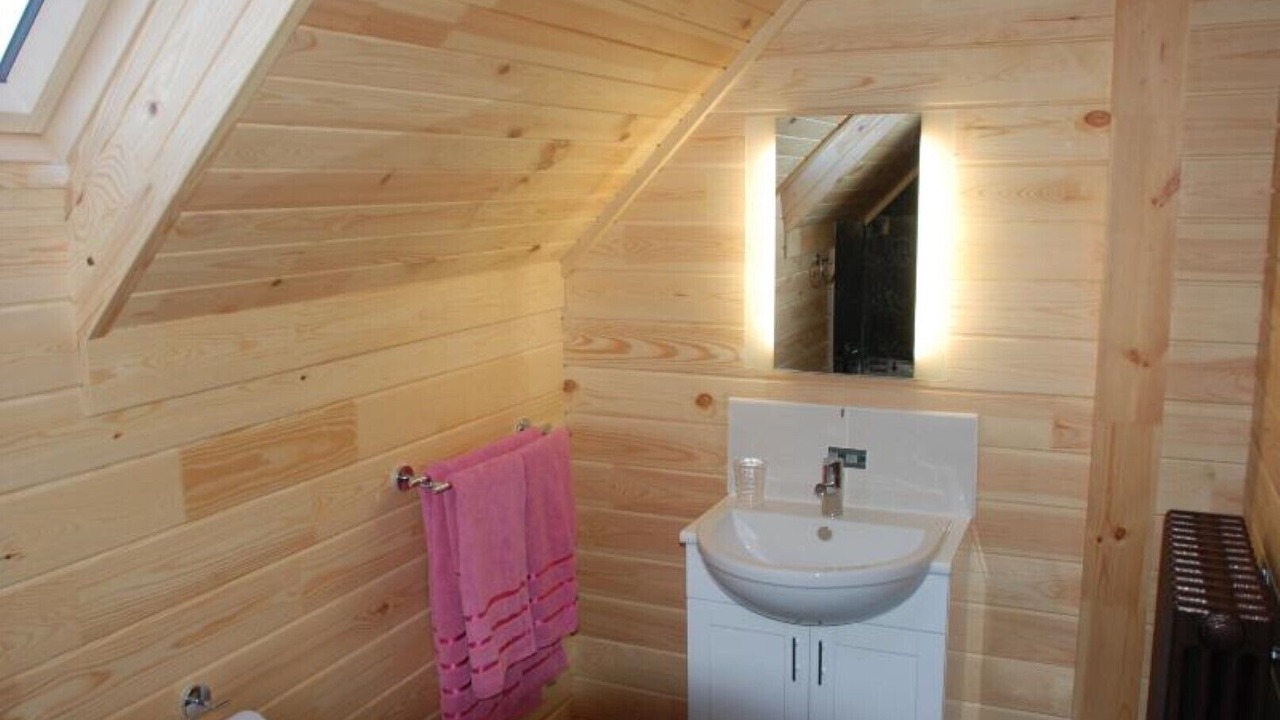 Photo of Bathroom in Farr